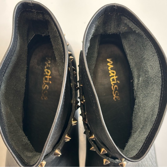 Matisse Rocker Ankle Boots Women’s 7.5M Black Leather Spike Studded Moto Pull On - Picture 13 of 16